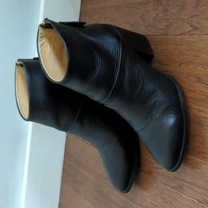 Nisolo Dari black commuter heeled boots size 8
